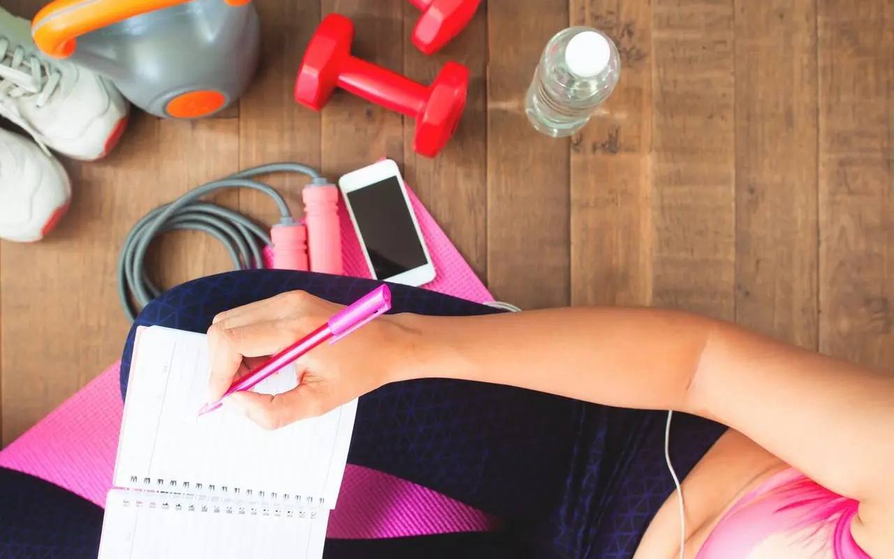 Sprawdzony rozkład tygodnia dla osób łączących pracę i ćwiczenia fitness